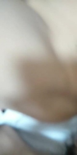 连体黑丝情趣骚浪女露脸自慰勾引哥哥干她，口交大鸡巴被爆操屁眼，干骚逼叫声骚浪，干到求饶 截图15