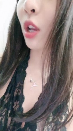 女神姐妹花【无敌兔兔】双女诱惑，超高颜值，互舔骚逼跳蛋自慰，假屌抽插流出白浆 截图12