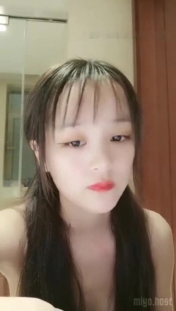 外表清纯说话很霸气的上海个性萌妹子果聊,身材娇小可爱,令人征服欲十足 截图11