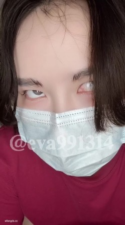 白皙丰满，推特全能骚女【固执的守村人】最新福利，露出裸舞自慰啪啪，花活不断 截图1