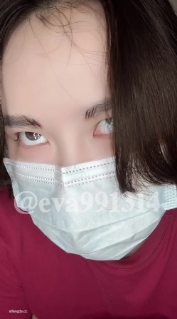 白皙丰满，推特全能骚女【固执的守村人】最新福利，露出裸舞自慰啪啪，花活不断 截图2