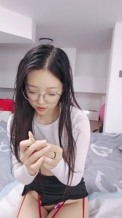 清纯眼镜妹被干【07极品花】多场舌吻 吃鸡 舔逼 抱起来猛操 倒挂金钩 无套啪啪干爽 截图3