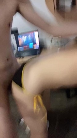 好身材女友自拍，D奶千金，后入操得她那两团球球、眉飞色舞！ 截图11