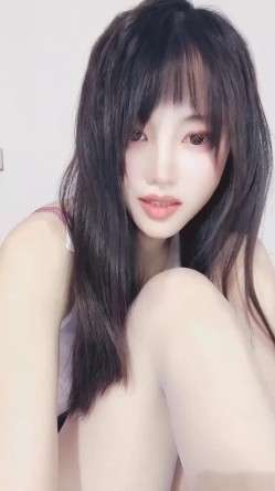 清秀学姐【少女学潮喷】零六甜苹果 白皙酥胸 逆天长腿 丝袜诱惑 跳蛋道具自慰 爽到喷水 截图1