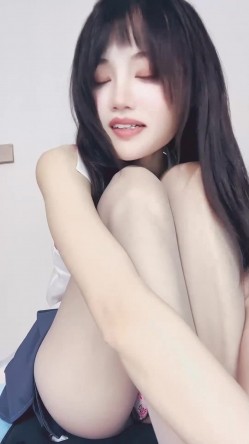 清秀学姐【少女学潮喷】零六甜苹果 白皙酥胸 逆天长腿 丝袜诱惑 跳蛋道具自慰 爽到喷水 截图6