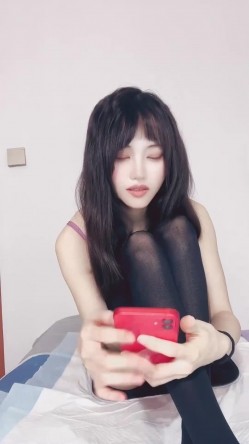 清秀学姐【少女学潮喷】零六甜苹果 白皙酥胸 逆天长腿 丝袜诱惑 跳蛋道具自慰 爽到喷水 截图10
