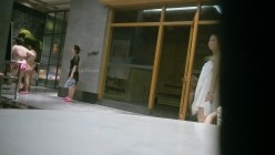高档洗浴中心内部员工偷拍 几位身材不错的少妇洗澡泡汤 截图10