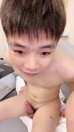 【是雪儿吖】极品校花 大屌男友无套内射 操得嗷嗷叫 截图9