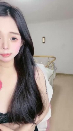 说话嗲嗲的极品女友，模特傲人身材，蜜桃臀丰满挺拔的胸部 搓揉勾引狼友们 截图2
