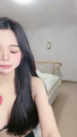 说话嗲嗲的极品女友，模特傲人身材，蜜桃臀丰满挺拔的胸部 搓揉勾引狼友们 截图5