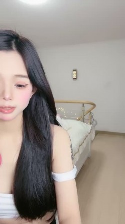 说话嗲嗲的极品女友，模特傲人身材，蜜桃臀丰满挺拔的胸部 搓揉勾引狼友们 截图6