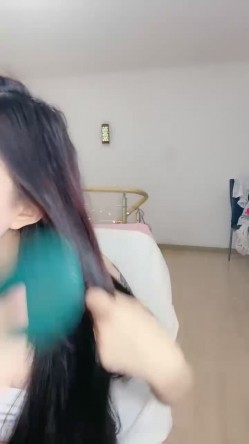 说话嗲嗲的极品女友，模特傲人身材，蜜桃臀丰满挺拔的胸部 搓揉勾引狼友们 截图13