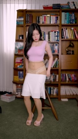 韩国美女性感内衣内裤高质量换装视频 截图6
