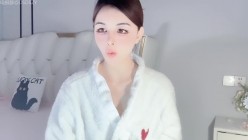 ️SP站超美女神【lvy_w】顶级身材~完美尤物~全裸诱惑~大秀自慰高潮 截图4