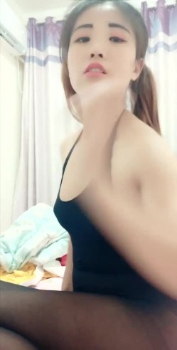 双马尾颜值不错萌妹情趣连体黑丝 道具JJ抽插自慰骑坐圆润屁股非常诱人 很是诱惑不要错过 截图2
