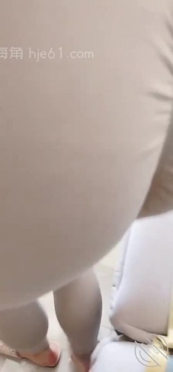 《最爱骚嫂子》最新作后入练瑜伽的网红嫂子嫂子菊花太紧了插进一点点哀嚎不断嫂子的第一次 截图4