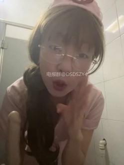 ️极品眼镜骚妹【xiaomugouya】非常反差的肥臀眼镜妹子白丝黑丝跳蛋自慰 截图6