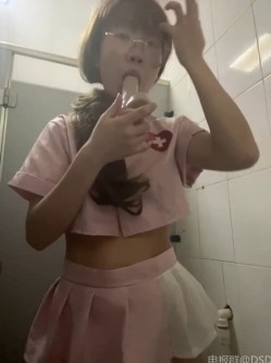 ️极品眼镜骚妹【xiaomugouya】非常反差的肥臀眼镜妹子白丝黑丝跳蛋自慰 截图7