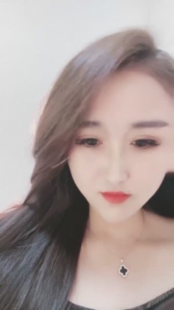 舞蹈老师兼职捞钱~【鱼水水】气质就是不一样 美鲍一线天，这逼看着就很干净，粉色滤镜好评超赞 截图1