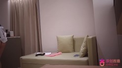 探花老登（初一贺岁片）今天约了个放假兼职的大学学妹刮了毛下面白白净净大力抽插起来还会喷水 截图1