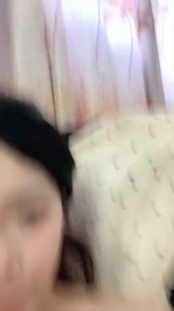 神仙颜值！超迷人【雯雯舌头很迷人】下海福利，抠穴道具自慰~包射 截图8
