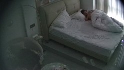 酒店偷拍连续3天入住的年轻情侣古灵精怪的双马尾可爱甜妹被男友不分日夜操了几次 截图8