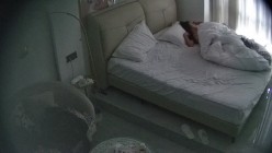 酒店偷拍连续3天入住的年轻情侣古灵精怪的双马尾可爱甜妹被男友不分日夜操了几次 截图11