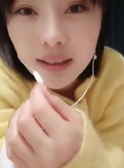 财子冒充土豪撩妹：你性欲强吗，你给我舔吗，闭上眼睛，把舌头伸出来，我亲亲 清楚女：我甜，性欲强，给！ 截图1