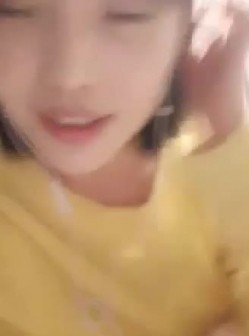 财子冒充土豪撩妹：你性欲强吗，你给我舔吗，闭上眼睛，把舌头伸出来，我亲亲 清楚女：我甜，性欲强，给！ 截图3