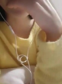 财子冒充土豪撩妹：你性欲强吗，你给我舔吗，闭上眼睛，把舌头伸出来，我亲亲 清楚女：我甜，性欲强，给！ 截图4