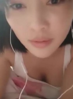 财子冒充土豪撩妹：你性欲强吗，你给我舔吗，闭上眼睛，把舌头伸出来，我亲亲 清楚女：我甜，性欲强，给！ 截图7