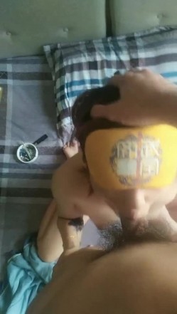 年轻小夫妻颜值很好，美乳美足美穴给小哥口交大鸡巴，享受小哥的舔逼服务，各种体位无套抽插直接内射中出 截图8