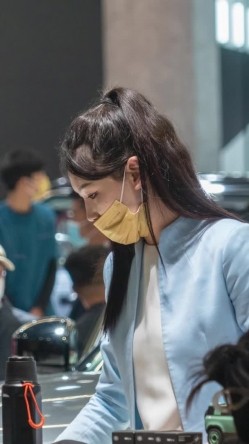 [超级裙底]最新2023上海车展各色美女模特 总有一款你喜欢 截图16