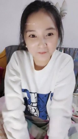 处女学生妹下海【白蔚】第一弹，初恋的感觉，完全放不开，榜一大哥在线调教 截图6