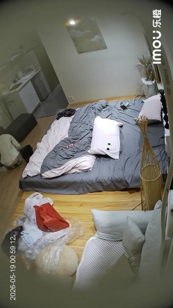 乐橙酒店高清偷拍本月最佳神仙颜值卷发女孩被男友强行刮毛后操白虎穴 截图3