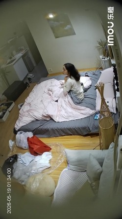 乐橙酒店高清偷拍本月最佳神仙颜值卷发女孩被男友强行刮毛后操白虎穴 截图7