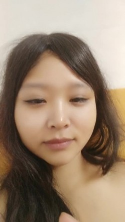燃情小少妇跟小哥啪啪，全程露脸口交大鸡巴在大哥的调教下玩乳交好刺激，开档黑丝主动上位让大哥后入抽插 截图15