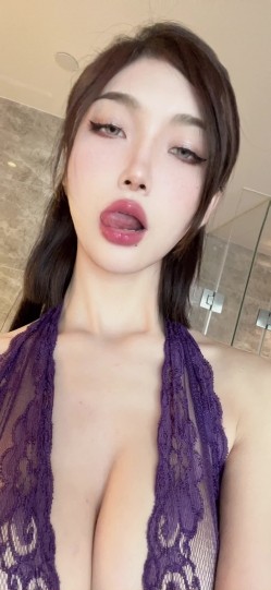 极品网红露出 脸红Dearie 微圈密劲爆福利女神淫靡反差自拍 蜜尻大长腿丝袜制服诱惑 顶级完美身材 有钱人的玩物 截图7