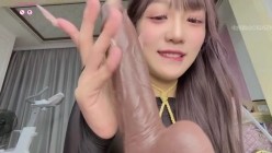 ️极品反差婊【Yaya-728】捆绑、扩阴器、角色扮演 截图3
