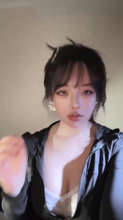 最美翘臀女神 宅男杀【唐泽雪乔西】身材火辣 奶子圆圆 圆臀很翘 一线天 道具自慰 截图2