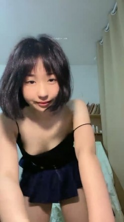 新人！舞蹈生下海，闷骚又可爱，【百灵鸟】，短发小美女，无辜大眼睛，少女胴体真让人流口水，羡慕 截图1