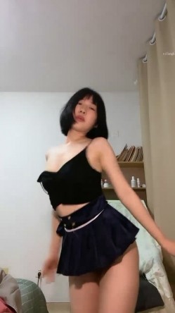 新人！舞蹈生下海，闷骚又可爱，【百灵鸟】，短发小美女，无辜大眼睛，少女胴体真让人流口水，羡慕 截图5