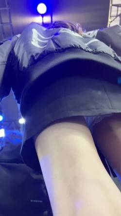[超级裙底]最新2023上海车展各色美女模特 总有一款你喜欢 截图5