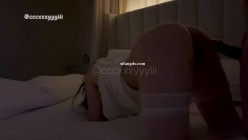 极品调教博主，【狗爹和小桃】小母狗超骚，付费群，这妹子的巨乳是真的顶 截图5