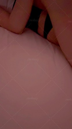 推特女菩萨极品美腿绿帽人妻「吉人FQ」付费资源 户外露出、绿帽献妻、多人淫趴、调教男奴、硬控止寸… 截图15