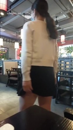 【最新流出】新晋级推特小骚妹【小瓦力】私拍，毕业就下海，当母狗公共场合露出啪啪肛交芹菜插穴双通吃精相当狂放～劲爆收藏 截图6