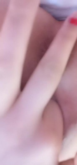 颜值很高的新人妹子露脸情趣内衣高跟诱惑，大跳脱衣艳舞，深喉假阳具激情抽插骚逼，肛门拉珠刺激，愿做你的小母狗 截图13