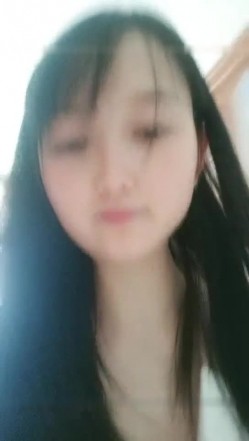 高颜值长相清纯妹子【怡洋小师妹】撩起裙子跳蛋塞逼，拉扯震动呻吟娇喘 截图9