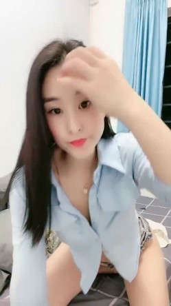 重磅御姐控的福音【穿过你的发丝】170大长腿东北美女，沐浴自慰骚气逼人，好浪啊！ 截图4