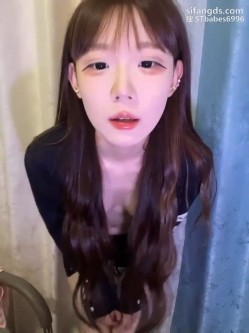 06纯欲卧蚕小美女一线天粉鲍【D-033】大尺度精华扣逼自慰 截图4